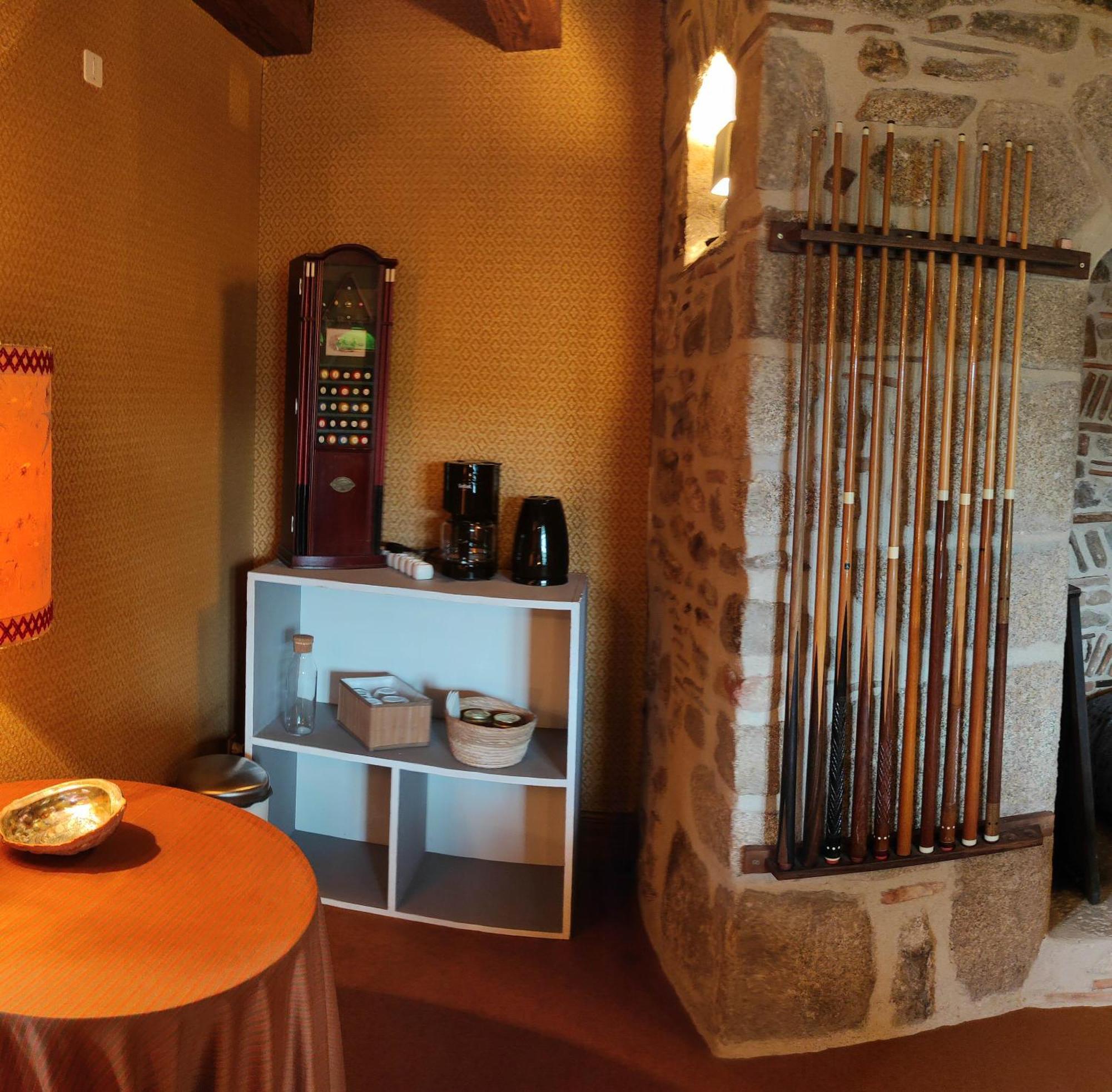 L'Oree Des Bois Courpiere Extérieur photo