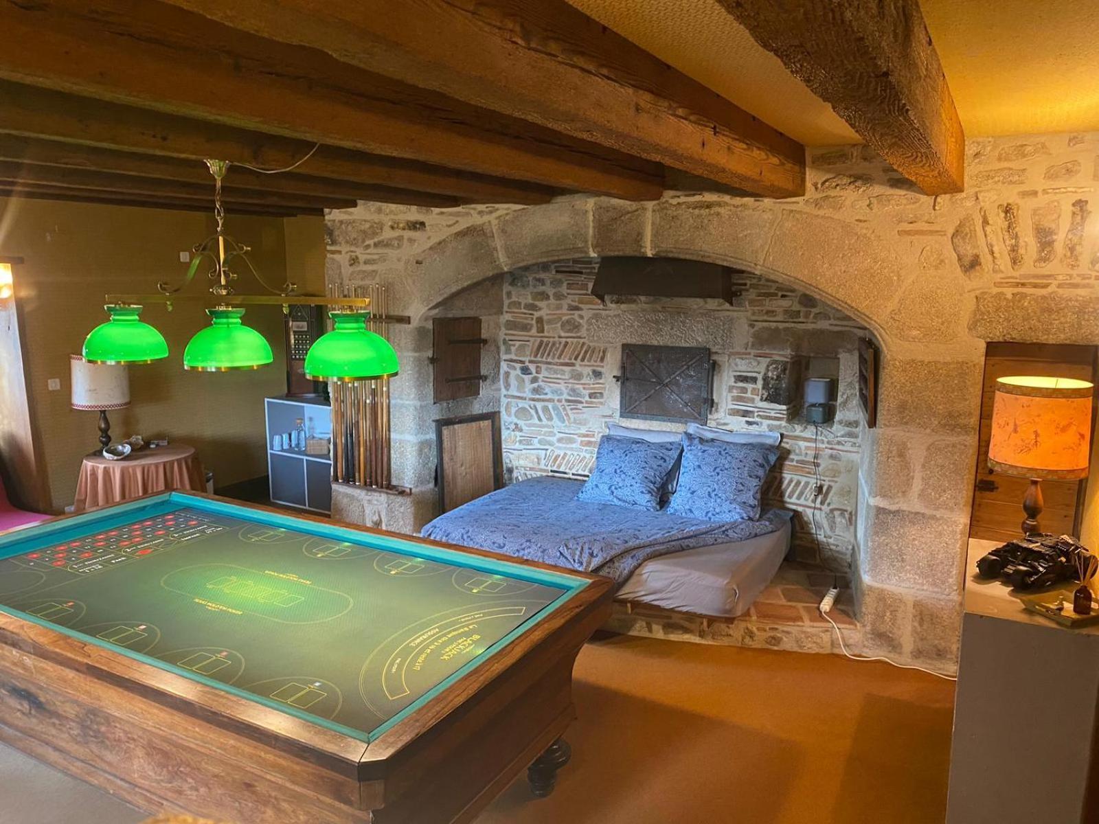 L'Oree Des Bois Courpiere Extérieur photo