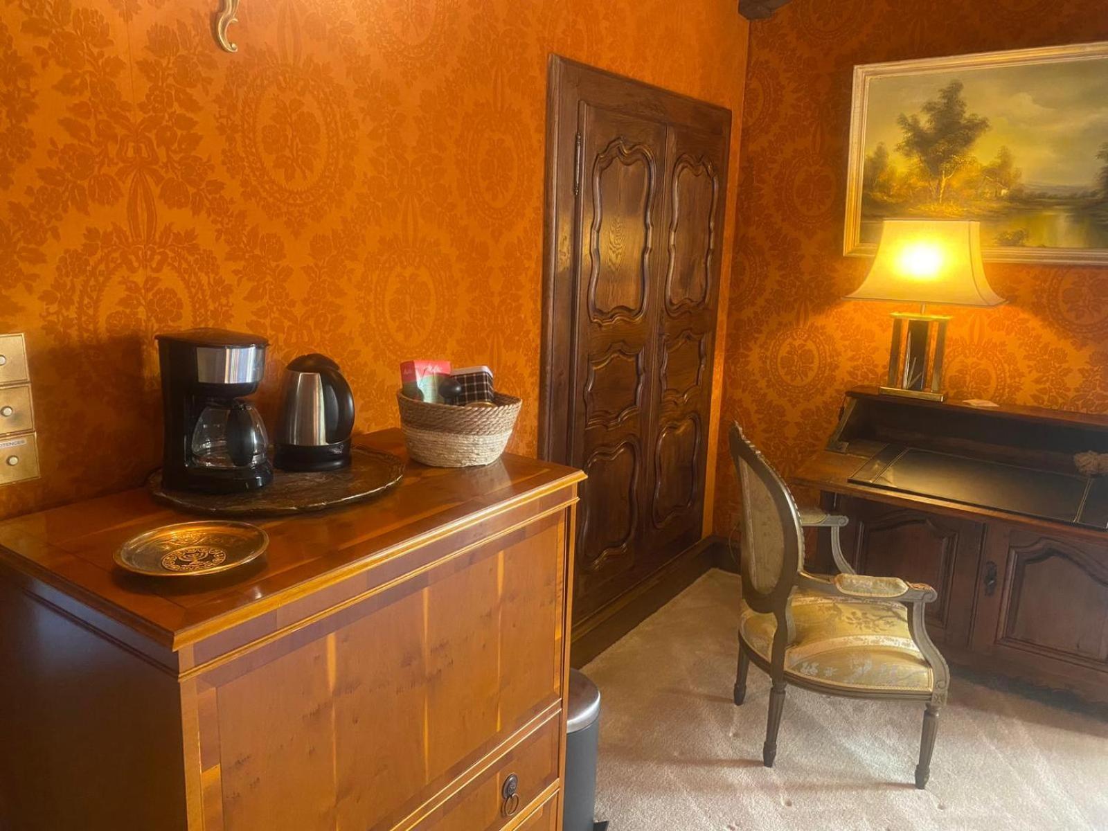 L'Oree Des Bois Courpiere Extérieur photo